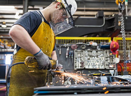 En Seguridad Industrial M y M contamos con más de 15 años de experiencia, dedicada a ofrecer productos de seguridad industrial. La seguridad de sus empleados es nuestra razón de ser, por eso trabajamos constantemente para reducir riesgos de accidente e interrupciones en sus proyectos.