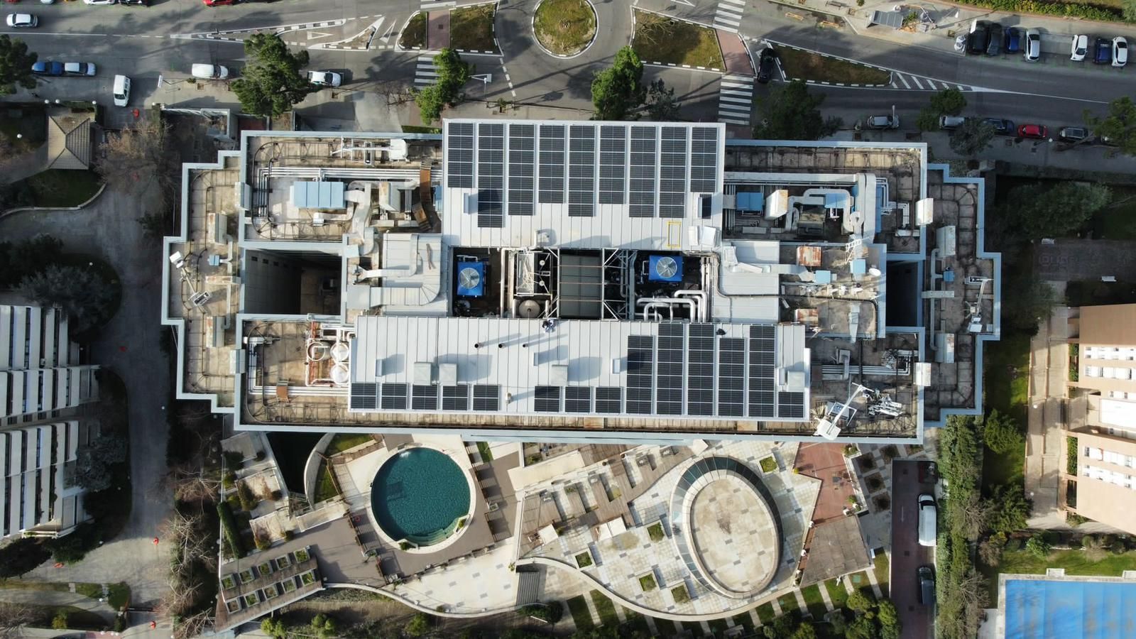 Instalación de paneles solares industriales