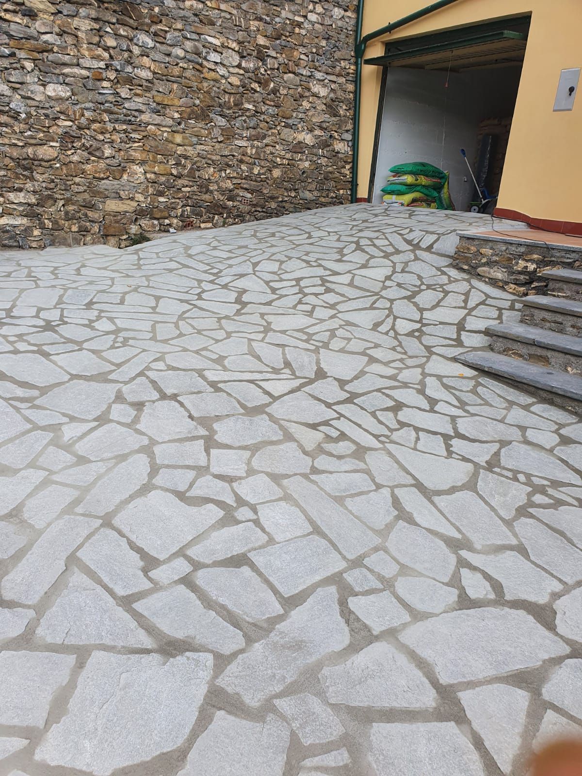 rivestimento esterno in pietra