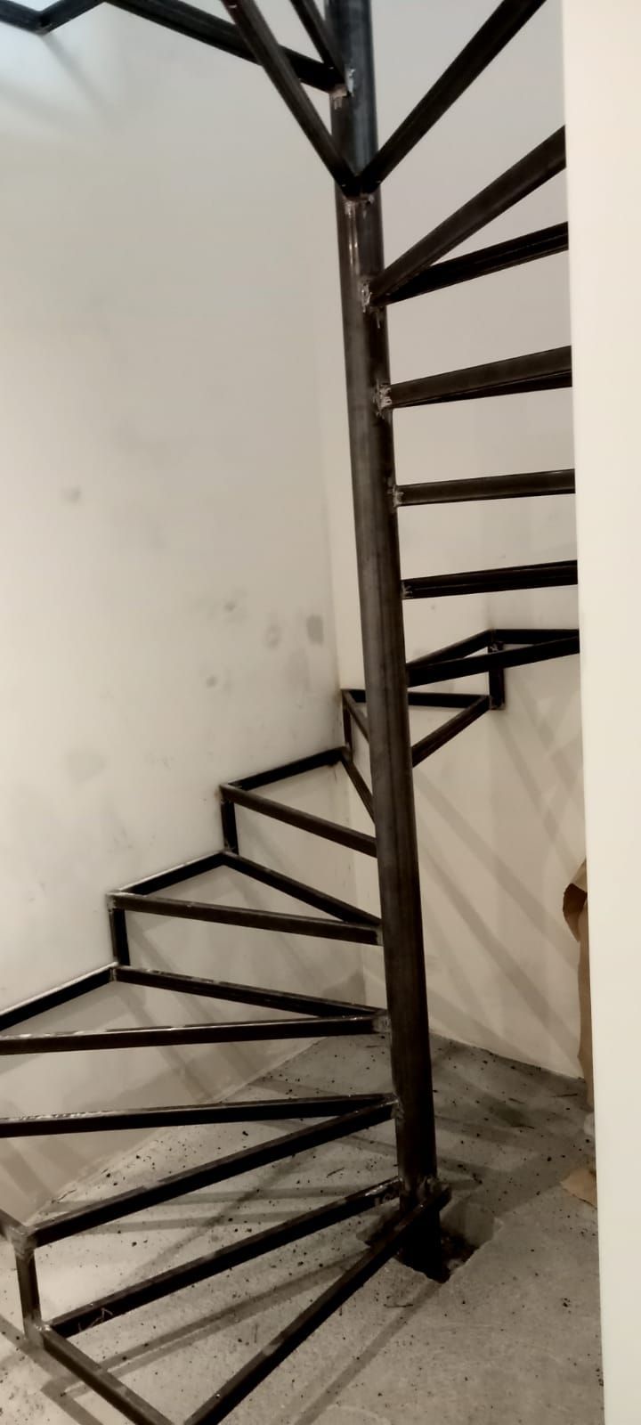 scale in ferro battuto