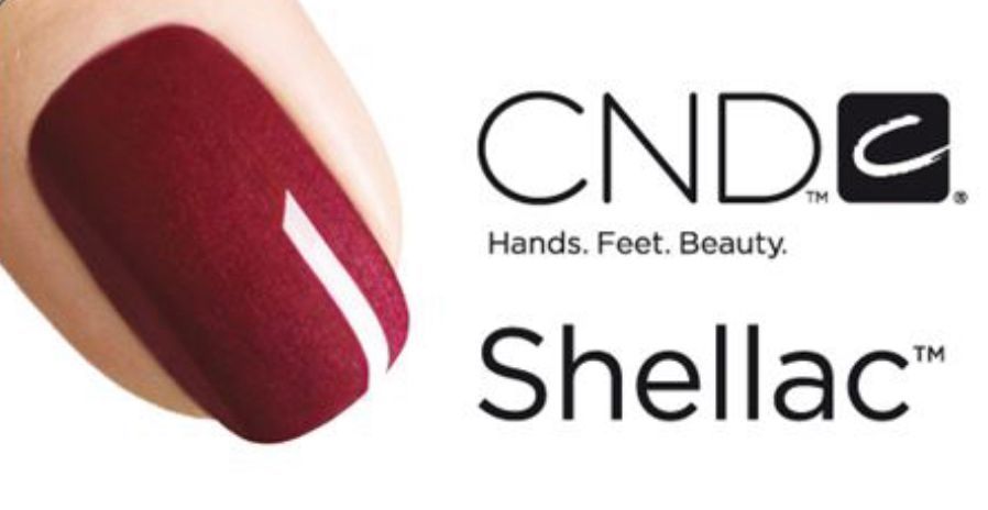 Eine Nahaufnahme eines Nagels neben einem CND-Schellack-Logo