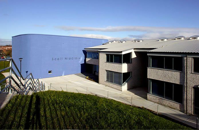 Scoil Niocláis building