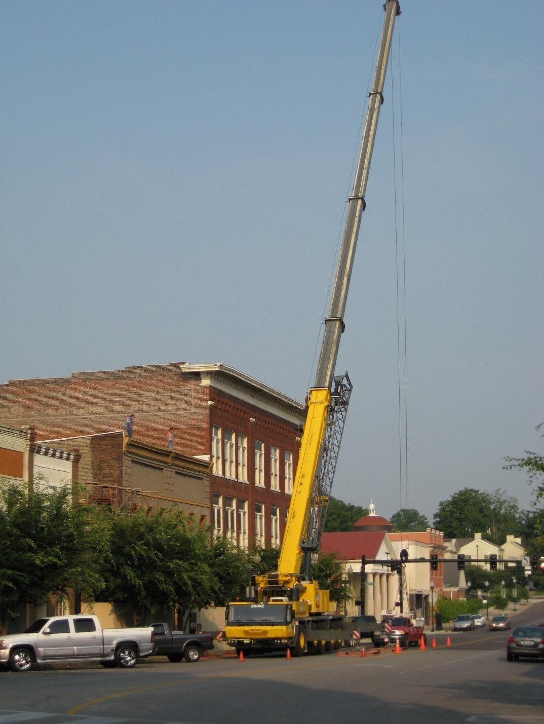 Crane at the Side of the Road — Columbia, TN — Industrial Contractors Inc.