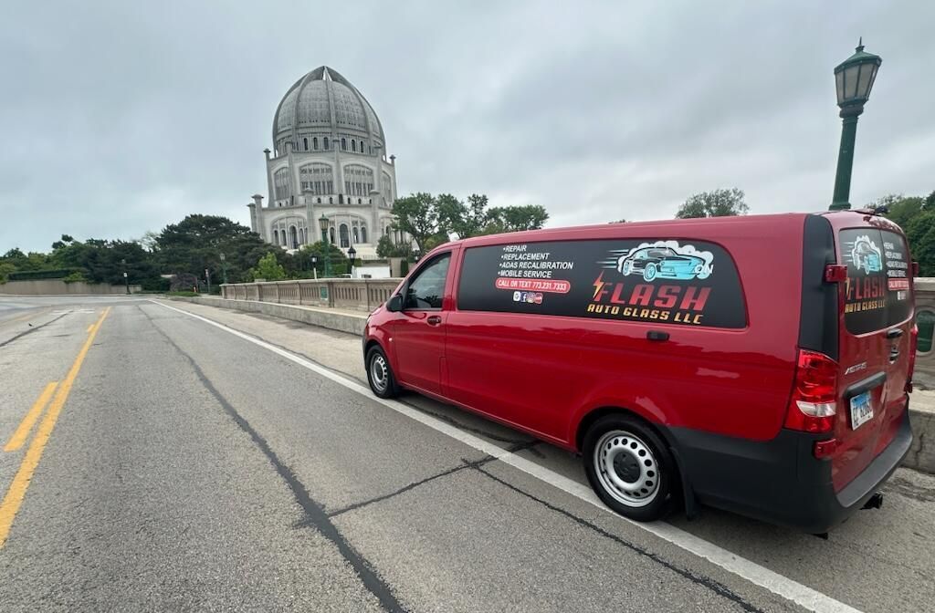 Mobile Auto Glass Replacement in Chicago, IL