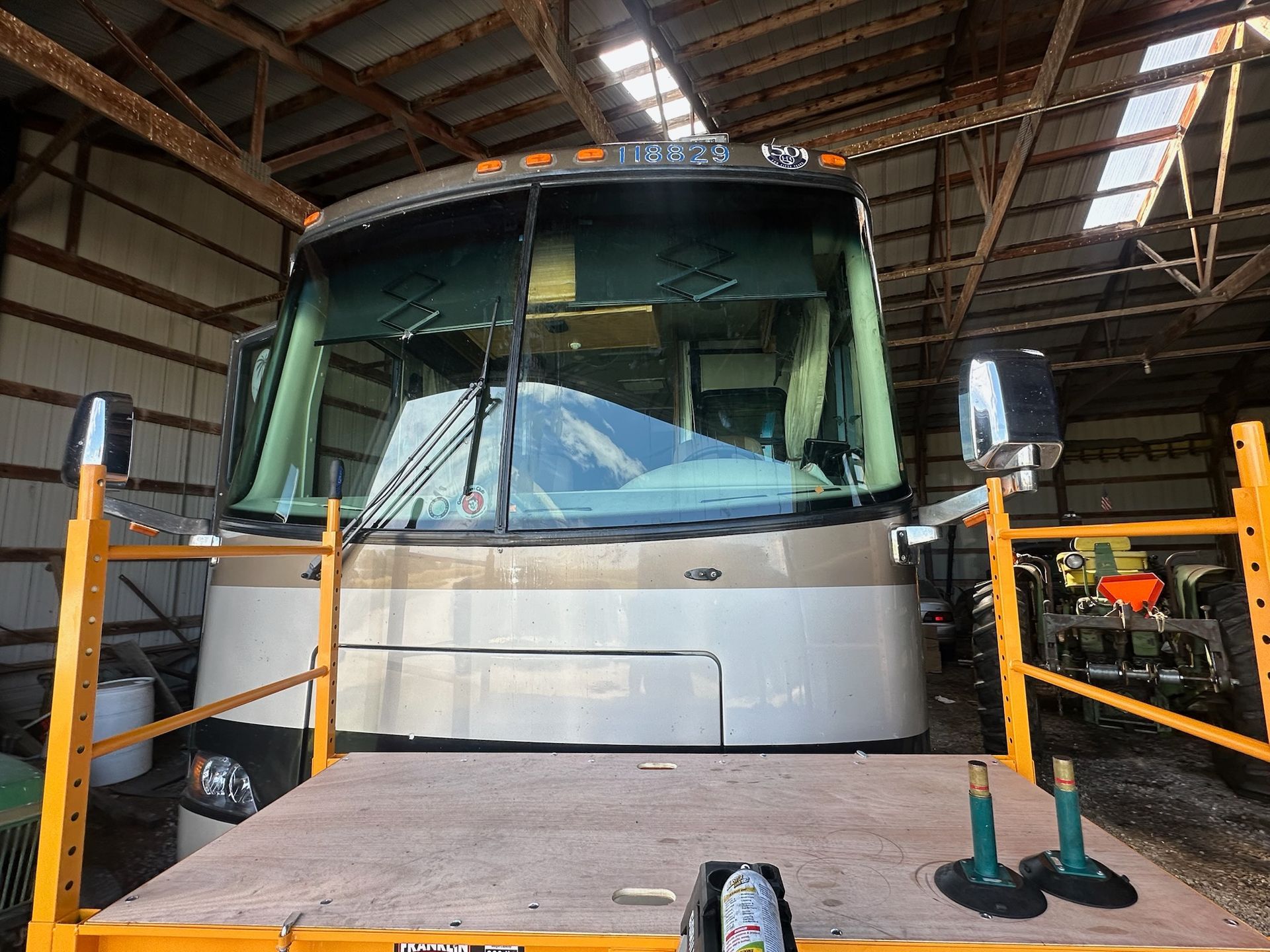 Motorhome windshield replacement near Chicago, IL Motorhome windshield replacement near Chicago, IL