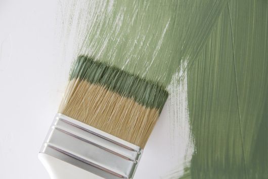 pennellata con pittura verde