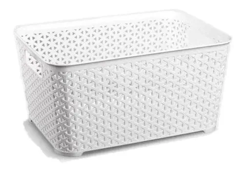Cesta de almacenamiento de plástico negro perforado con asas troqueladas.