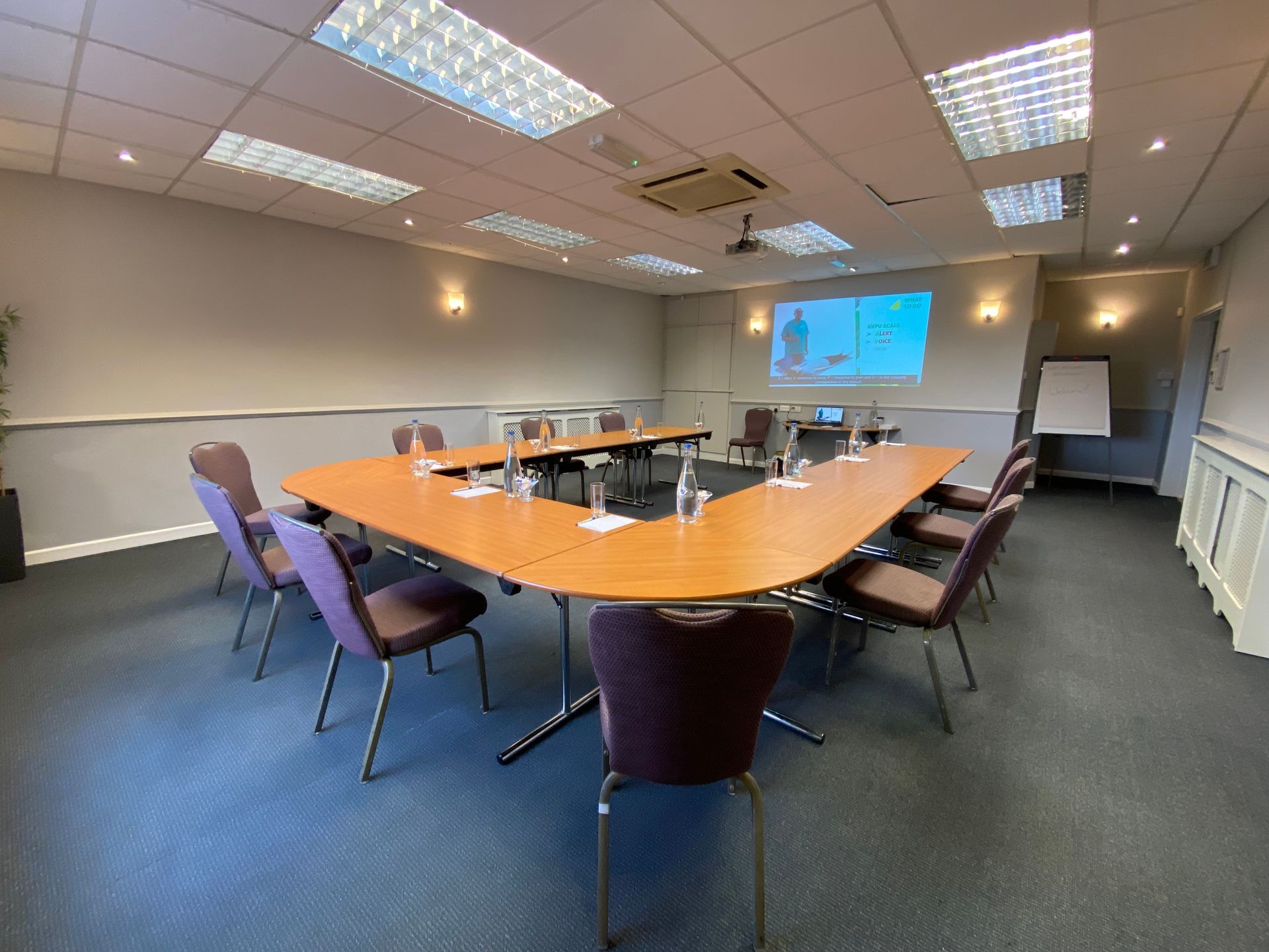 Willow meeting u-shaped