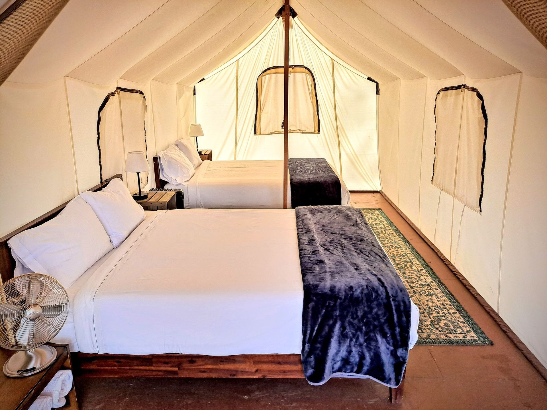 Beds 2 -Tent 2 Queen at Wildhaven Yosemite Glamping