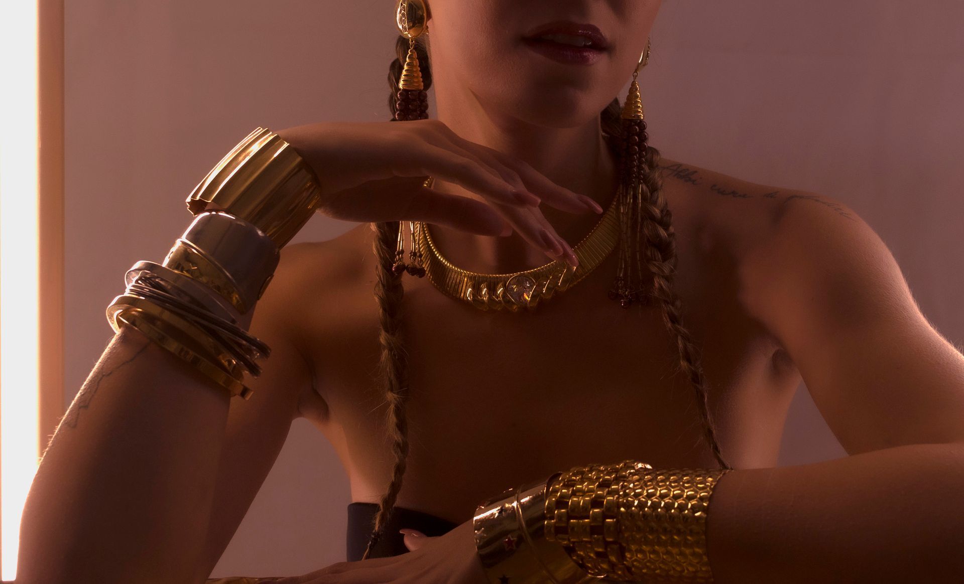 Fotografia still life gioielli artigiani, upcycling moda sostenibile Toscana