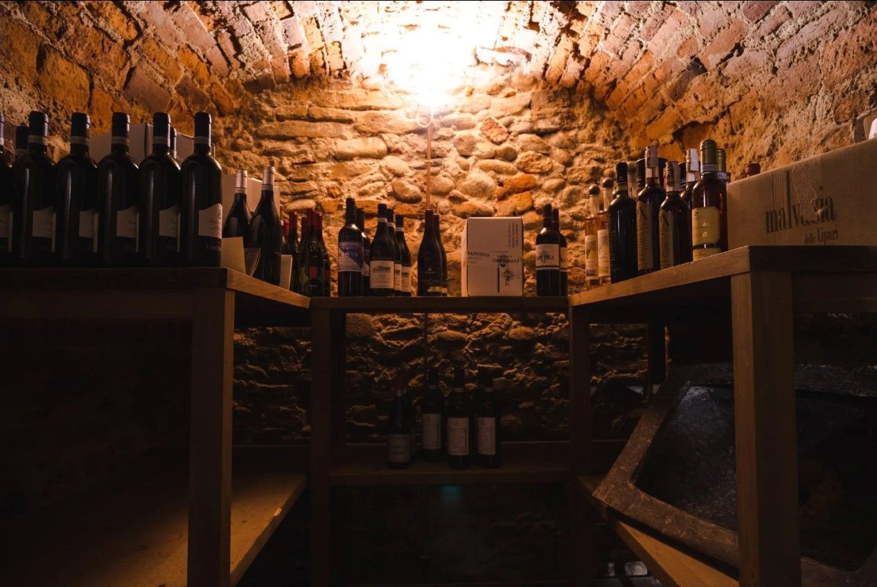 cantina vino carrù