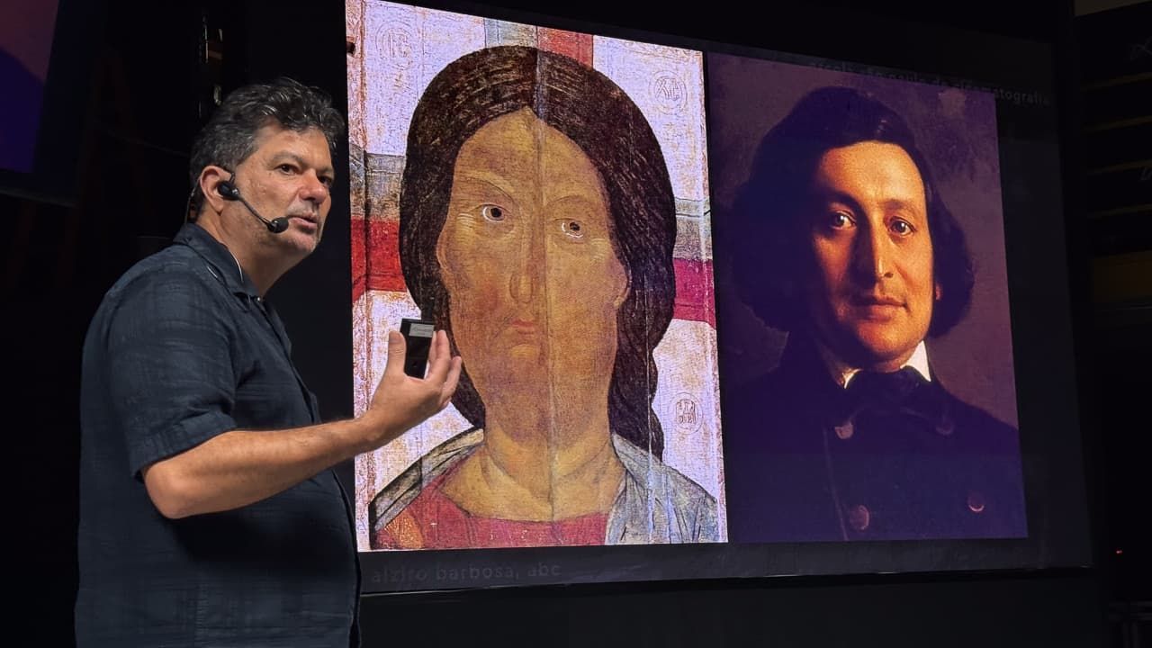 Alziro apresentando o desenvolvimento do highlight na historia Alziro Barbosa demonstrando a historia do highlight durante curso de cinematografia na Fulcine São Paulo