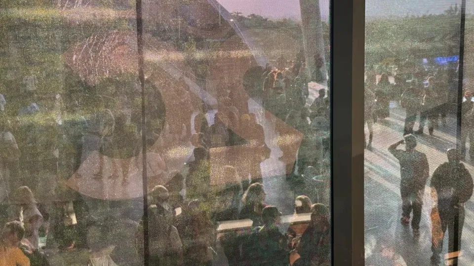 Pessoas reunidas no evento Rio 2c, no Rio de Janeiro