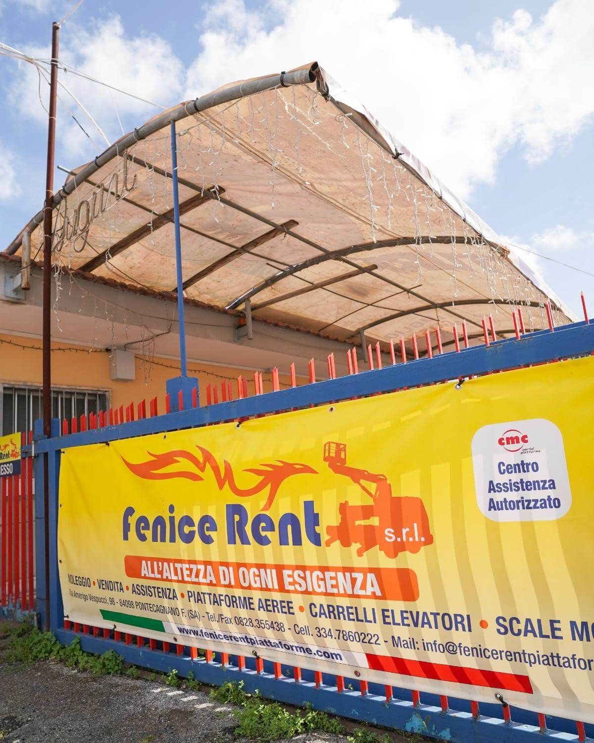 Recinzione con cartello