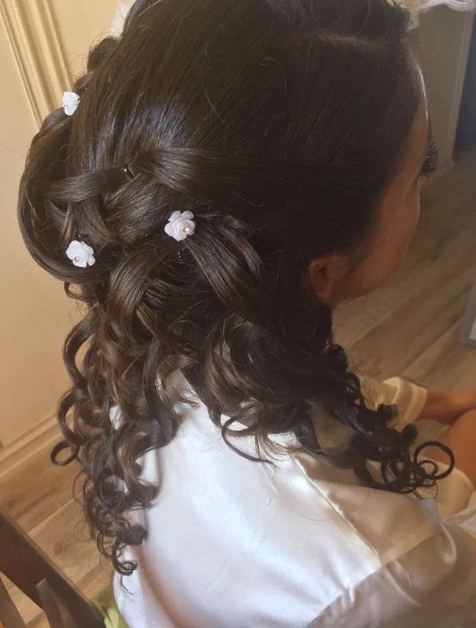 acconciatura con boccoli neri per sposa