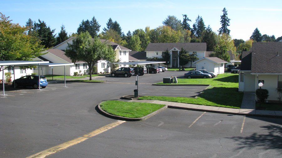 Creekside Meadows Apartments Independence SMI Property Management