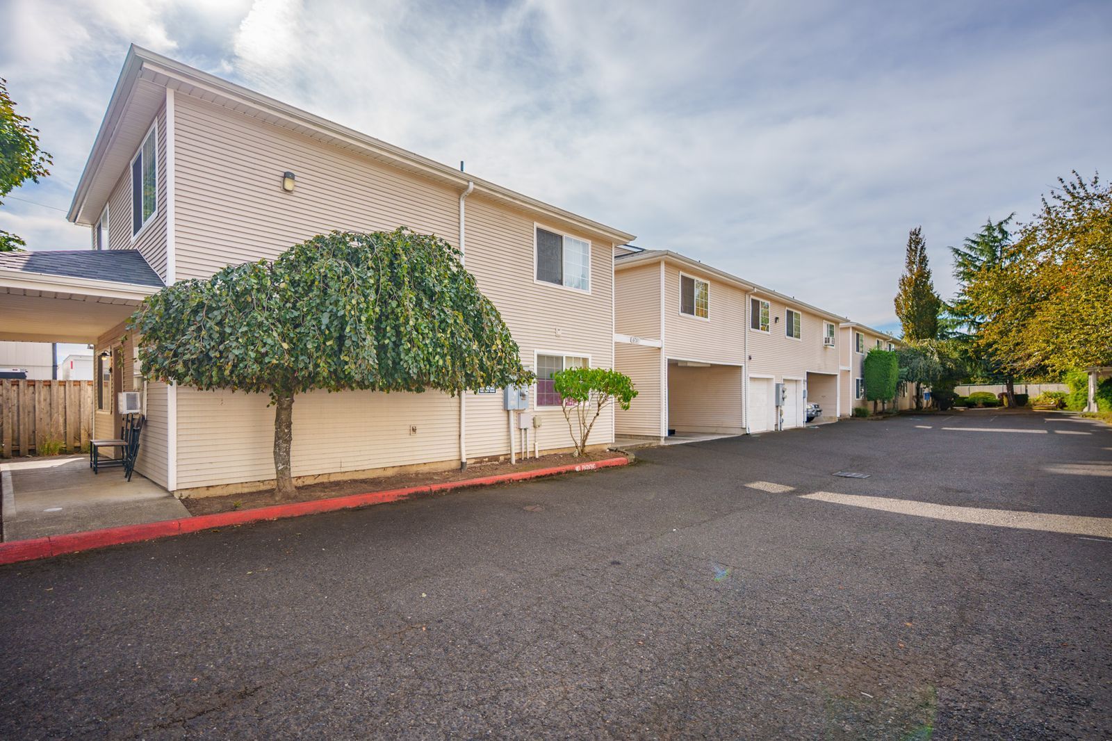 Northridge Plaza Apartments - SMI Property Management - 305 East Airport Road, Lebanon, OR 97355 Northridge Plaza Apartments
6719-6731 SE 82nd Ave, Portland, OR 97269