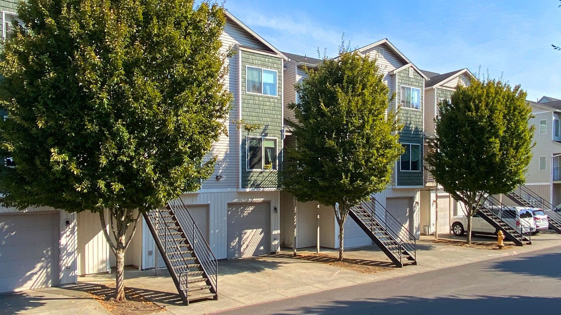 Sunnyview Townhomes - SMI Property Management - 3930 Sunnyview Rd NE, Salem, OR 97305