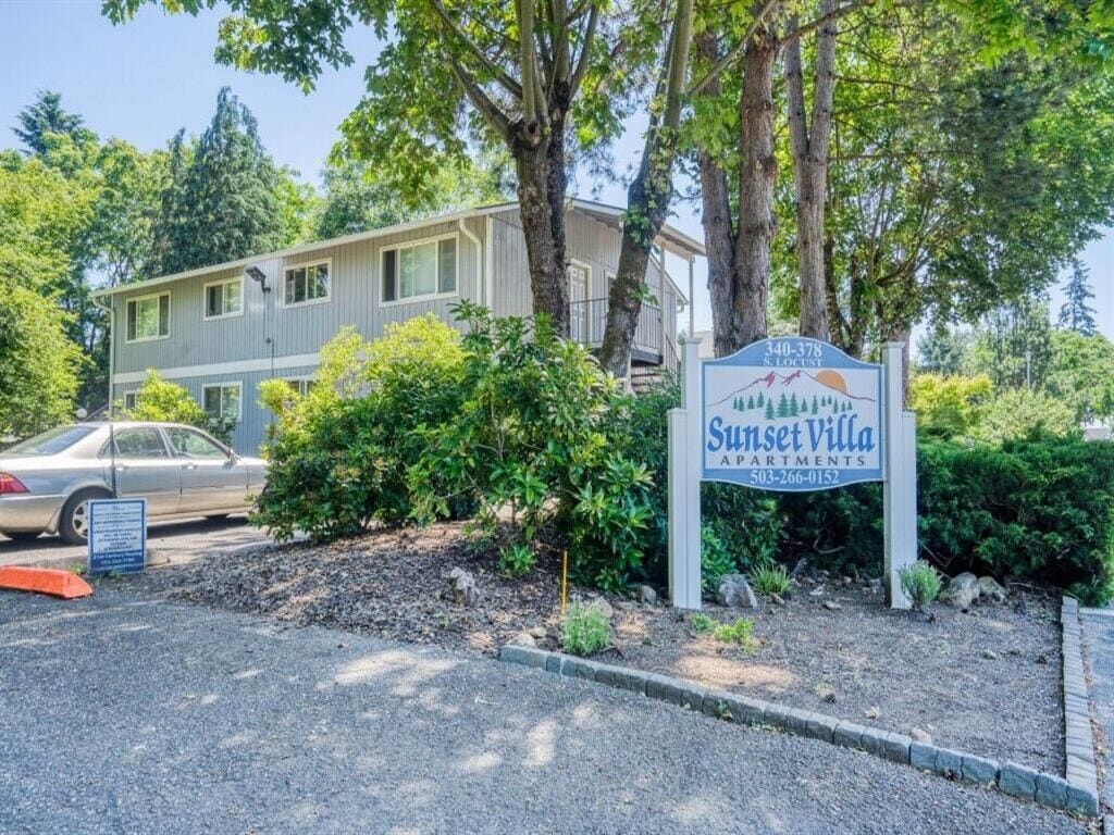 Sunset Villa
360 S Locust St, Canby, OR 97013- SMI Property Management
