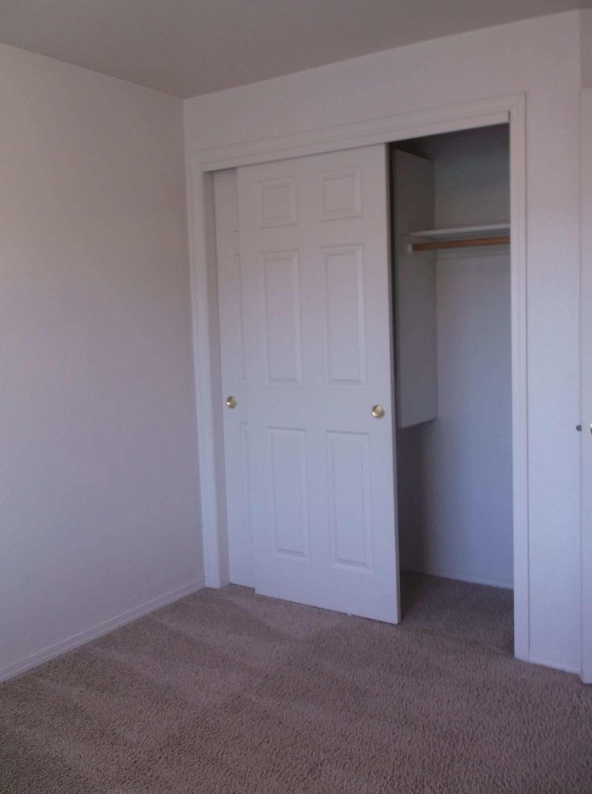 Triple Crown Apartments & Townhomes Salem SMI Property Management