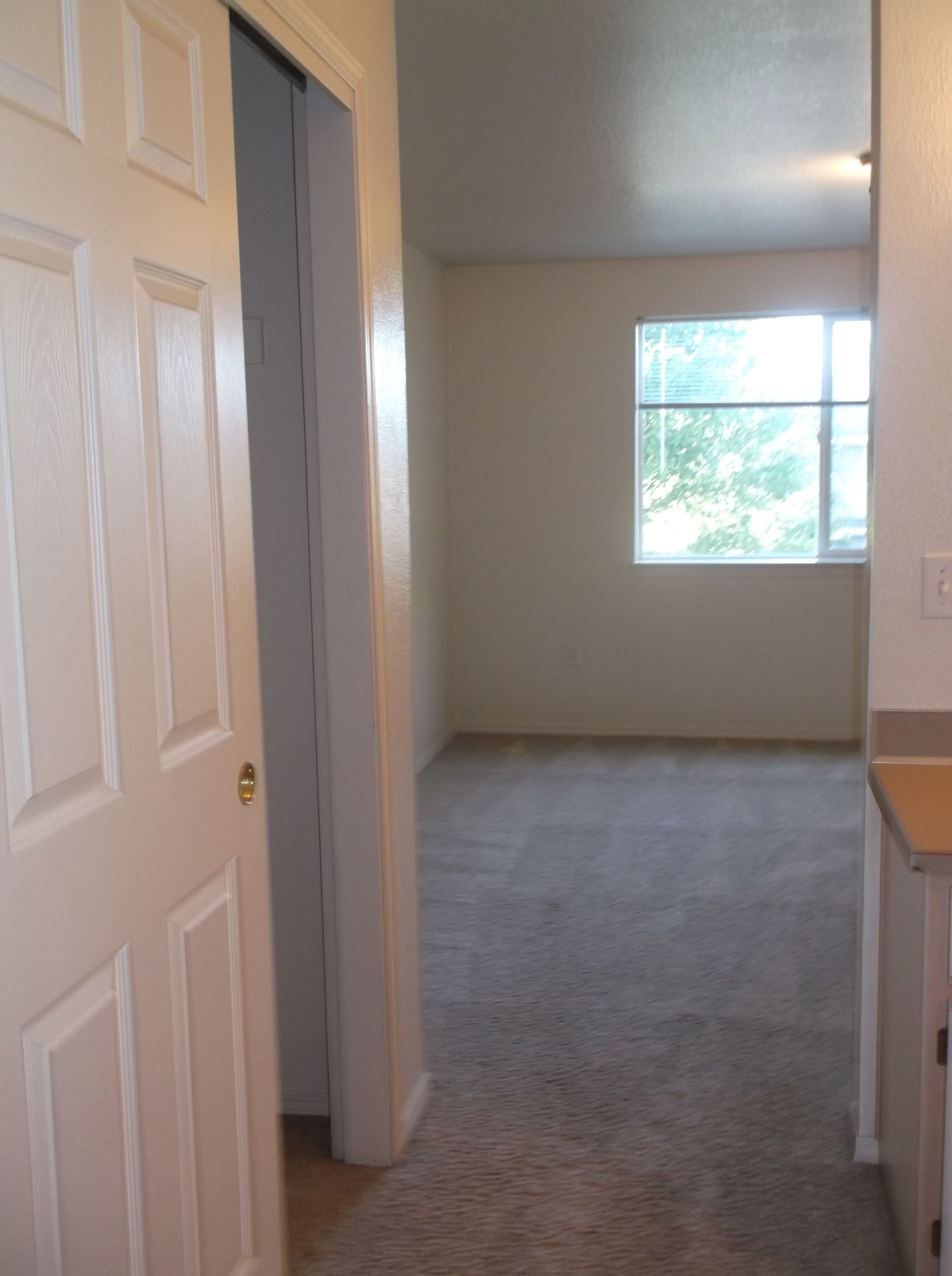 Triple Crown Apartments & Townhomes Salem SMI Property Management