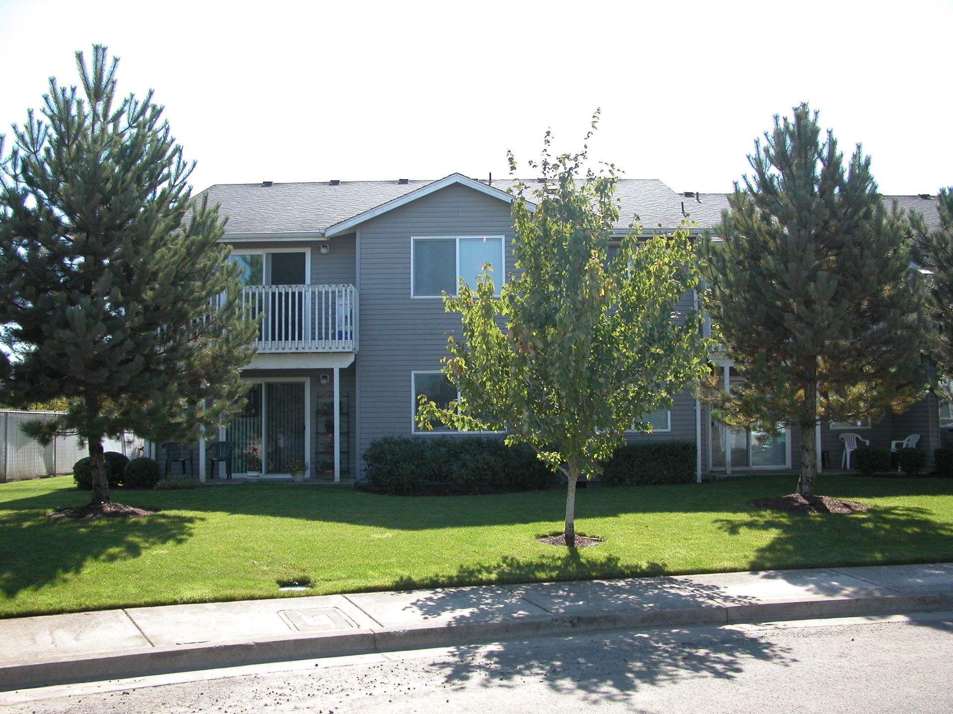 Triple Crown Apartments & Townhomes Salem SMI Property Management