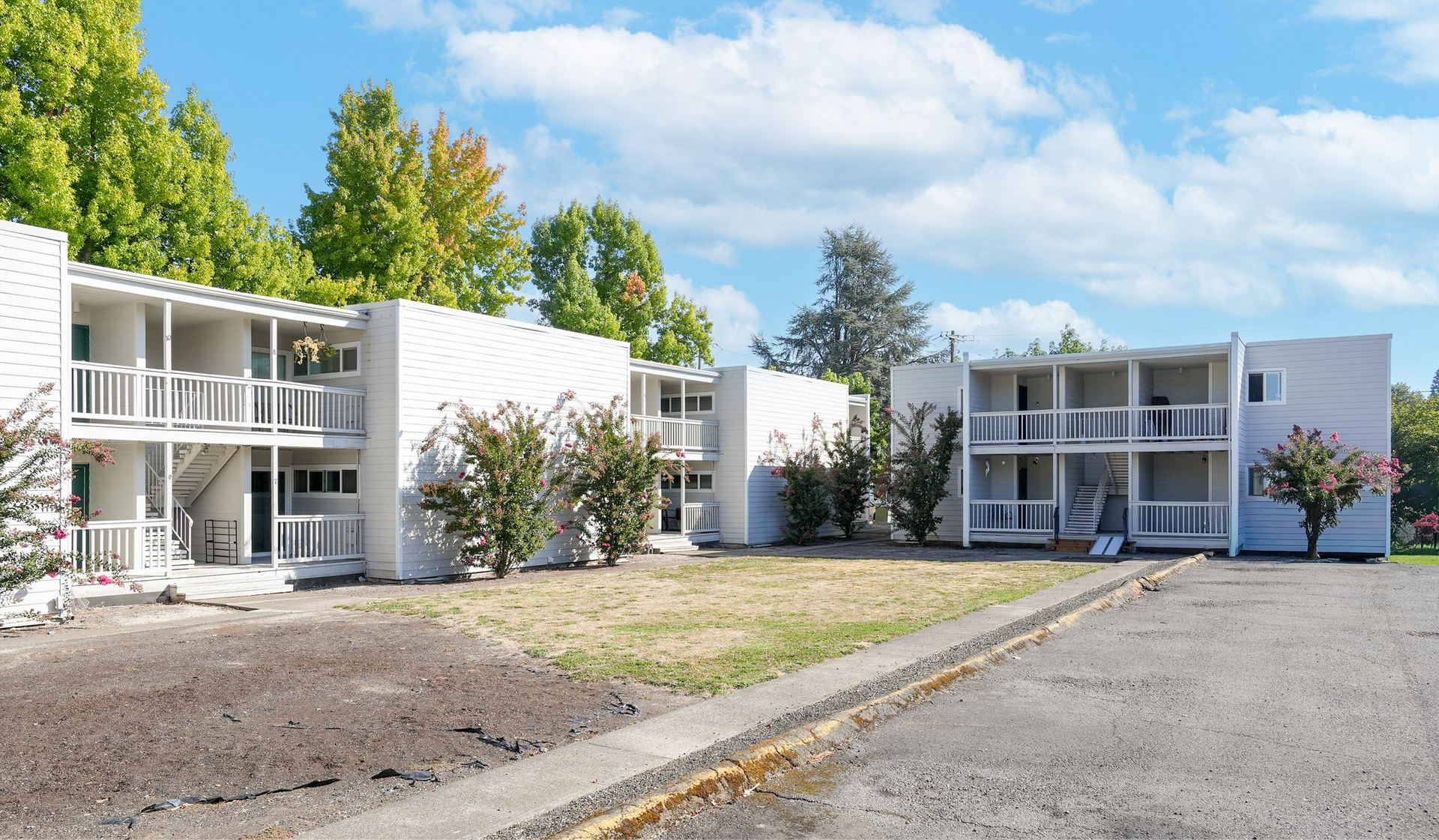 Whitman Street Apartments- 160 N Whitman St, Monmouth, OR 97361
SMI Property Management