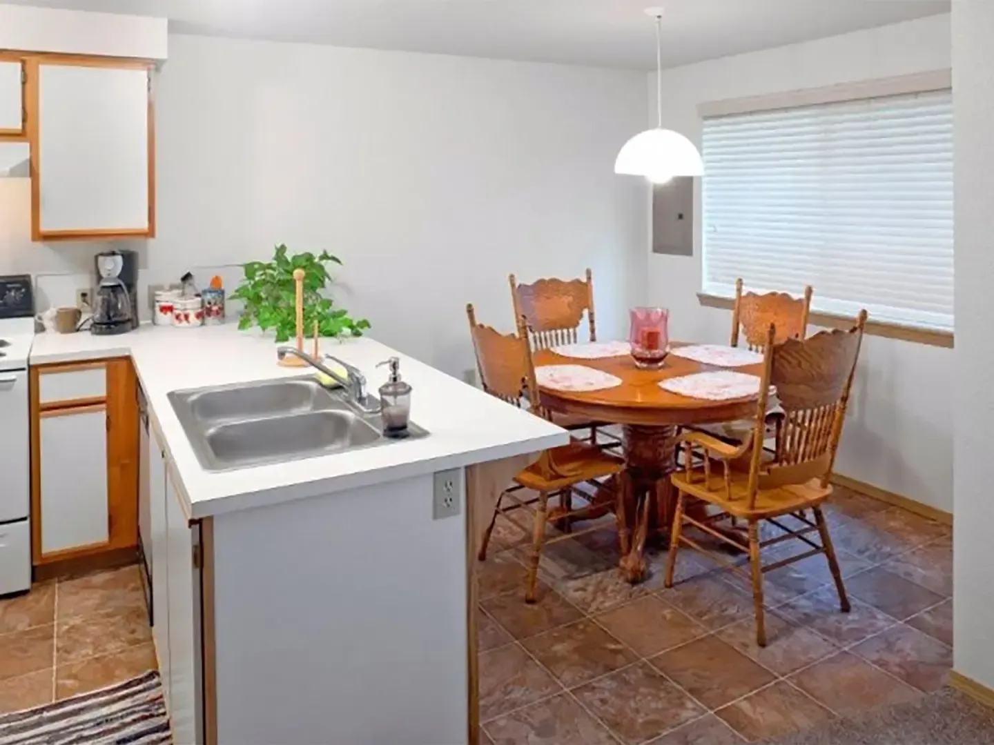 Creekside Meadows Apartments - Independence, OR - SMI Property Management