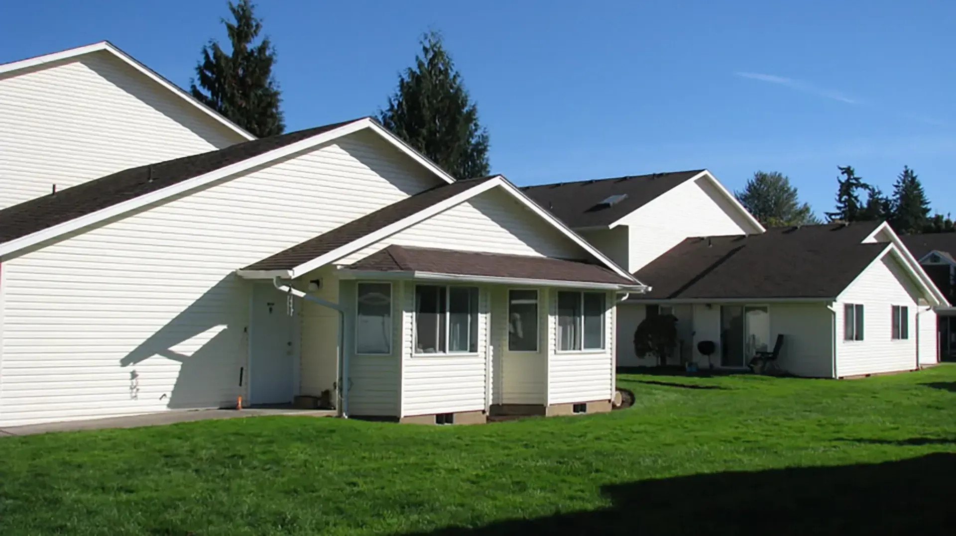 Creekside Meadows Apartments - Independence, OR - SMI Property Management