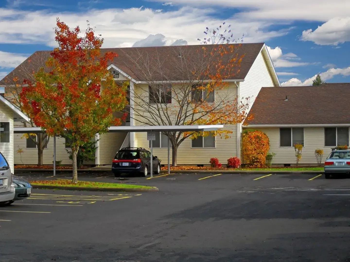 Creekside Meadows Apartments - Independence, OR - SMI Property Management