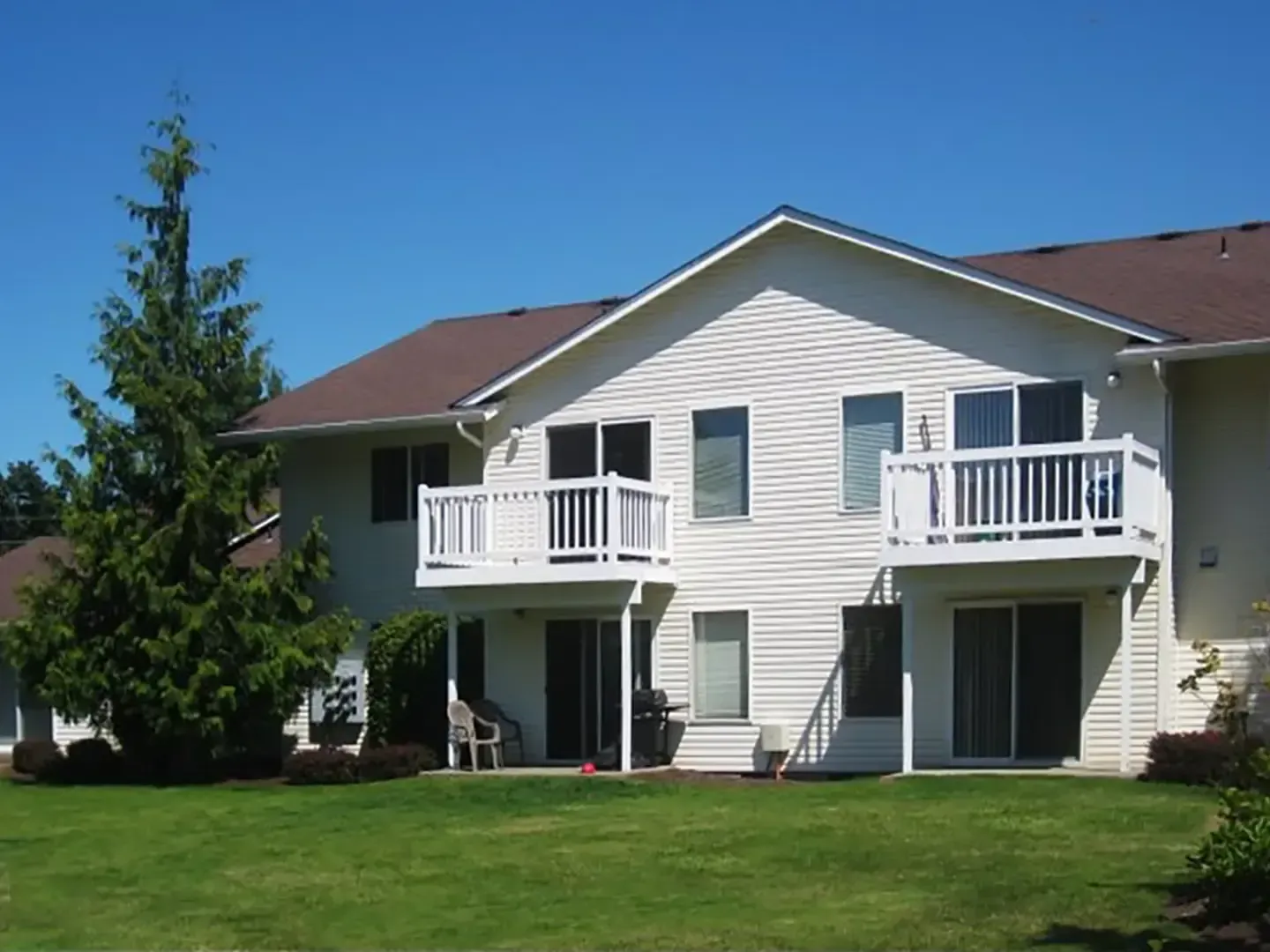Creekside Meadows Apartments - Independence, OR - SMI Property Management