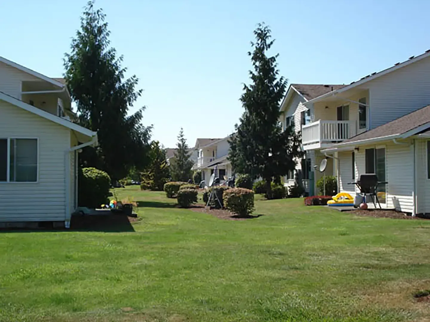 Creekside Meadows Apartments - Independence, OR - SMI Property Management
