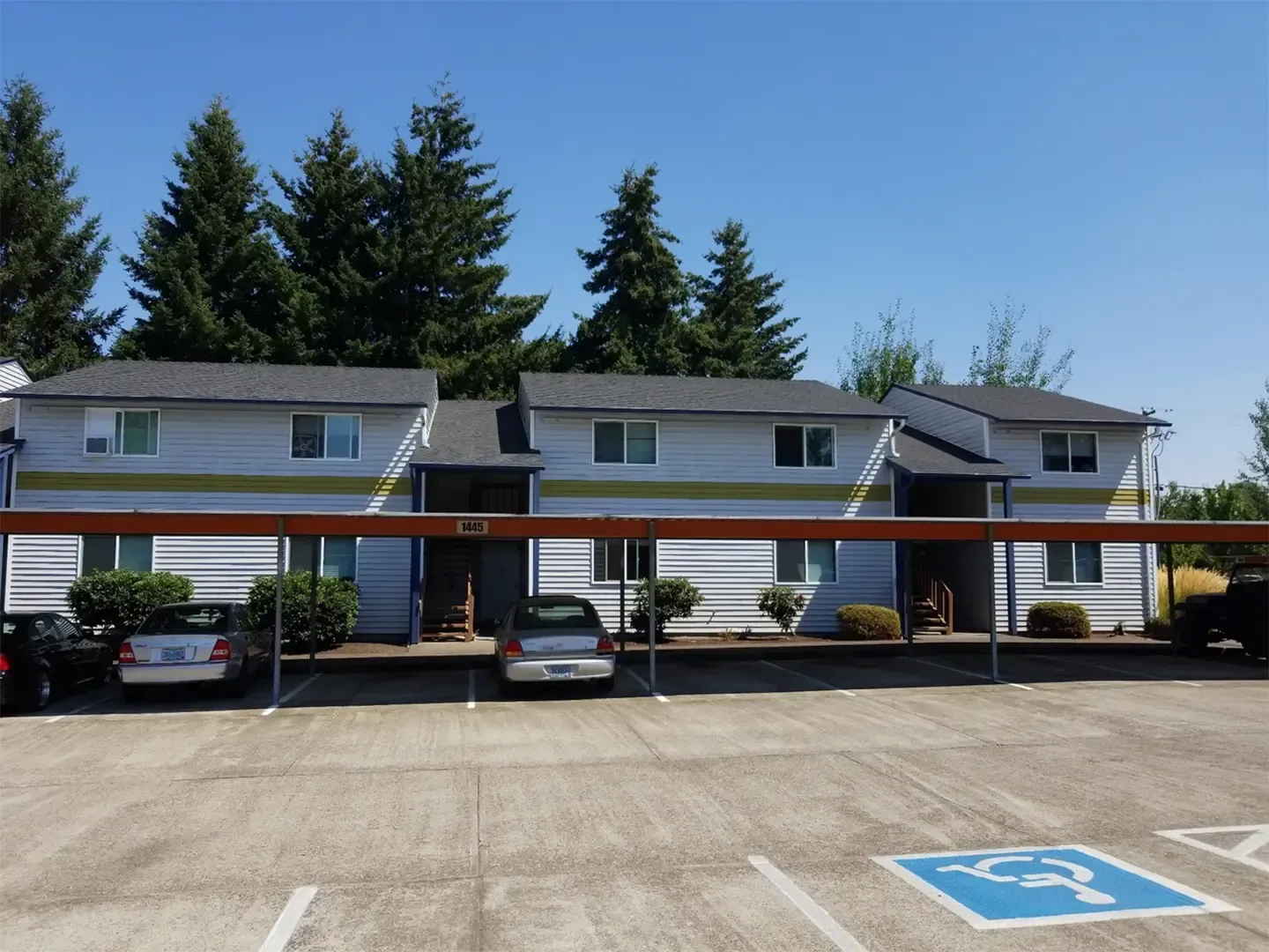 SMI Real Estate - Latitude 44 Apartments - 1440 Geary Circle SE, Albany, OR 97322