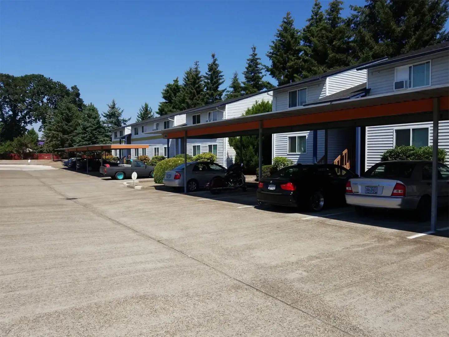 SMI Real Estate - Latitude 44 Apartments - 1440 Geary Circle SE, Albany, OR 97322