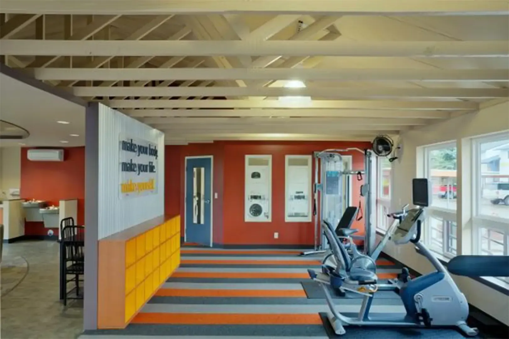 SMI Real Estate - Latitude 44 Apartments - 1440 Geary Circle SE, Albany, OR 97322