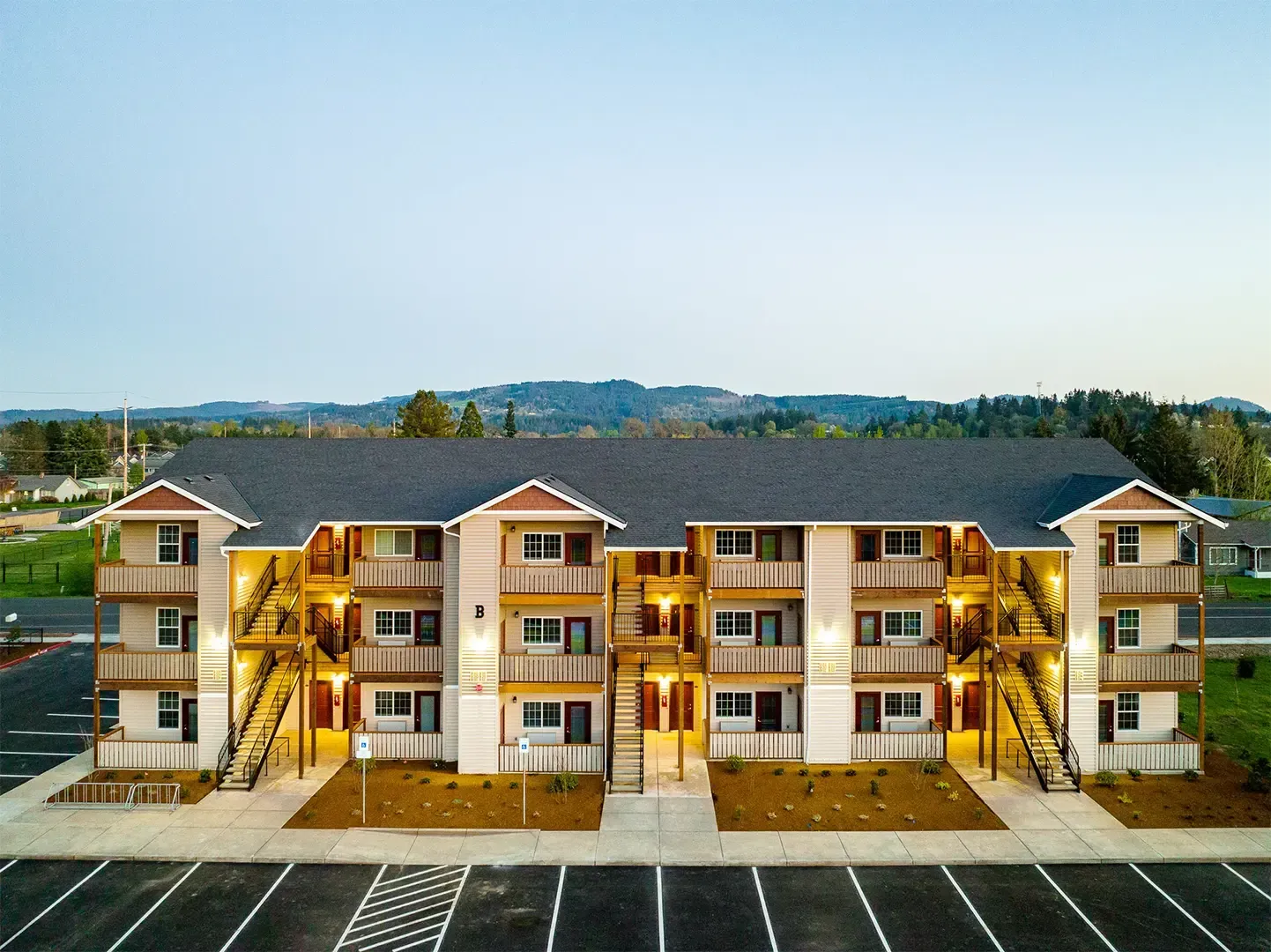 Lone Pine Place - Lebanon, OR - SMI Property Management