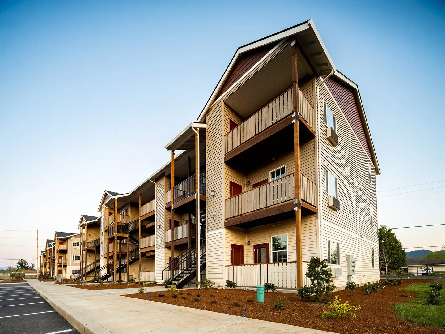 Lone Pine Place - Lebanon, OR - SMI Property Management