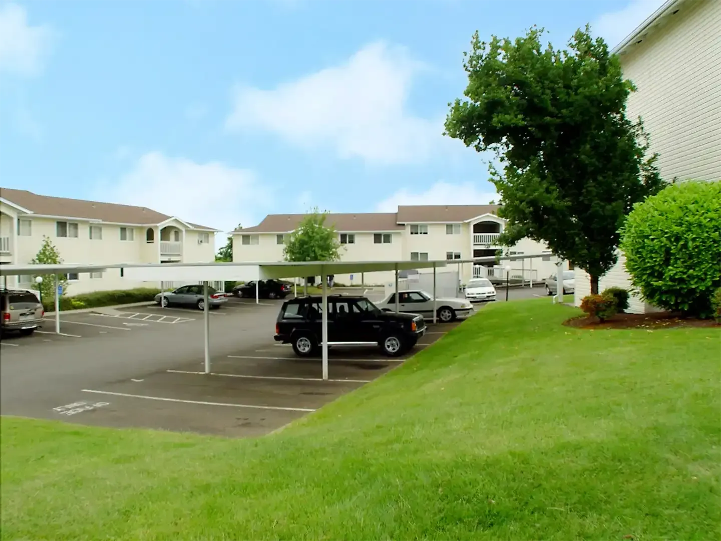 Mountain View Apartments - Salem, OR - SMI Property Management