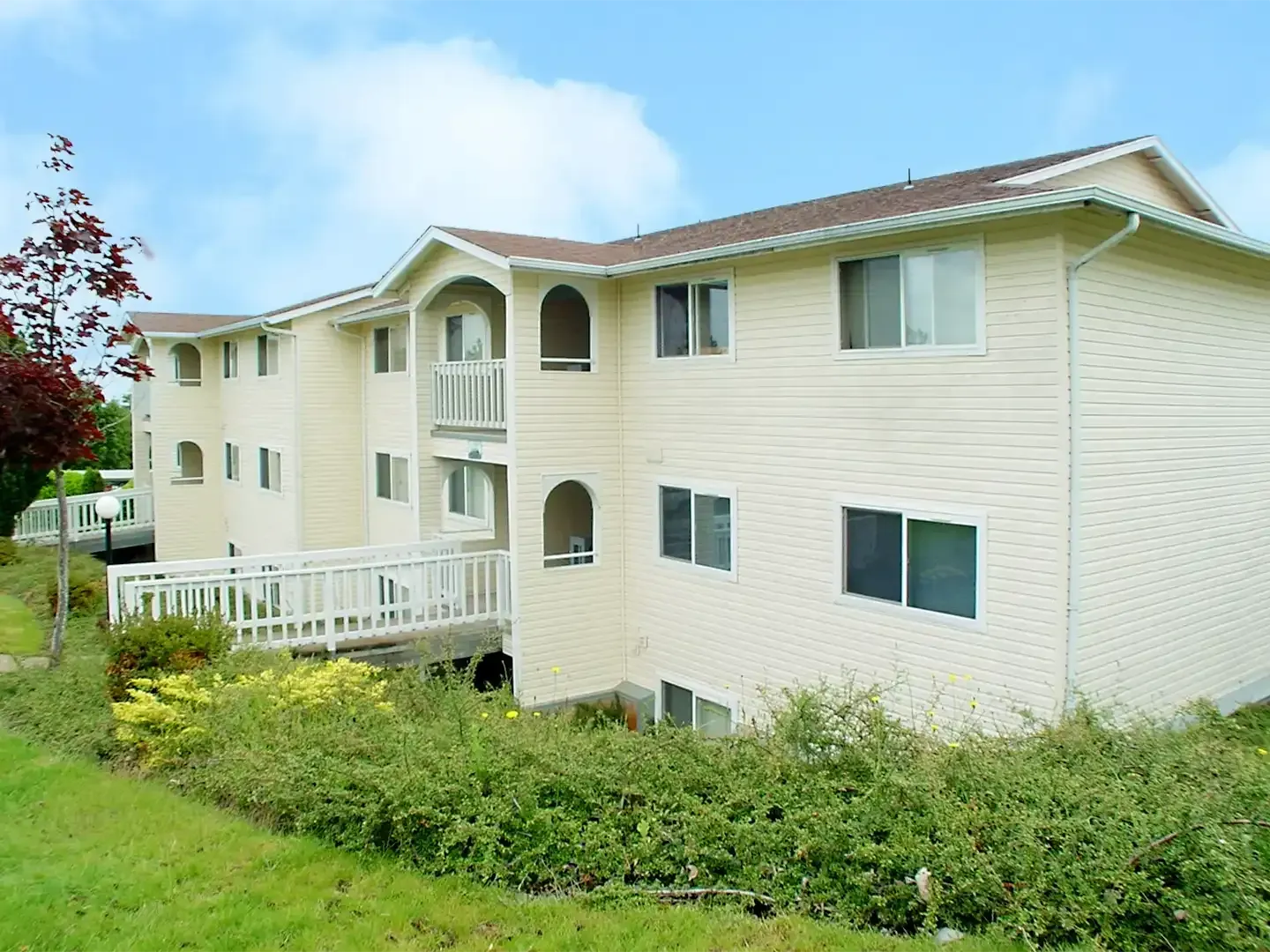 Mountain View Apartments - Salem, OR - SMI Property Management