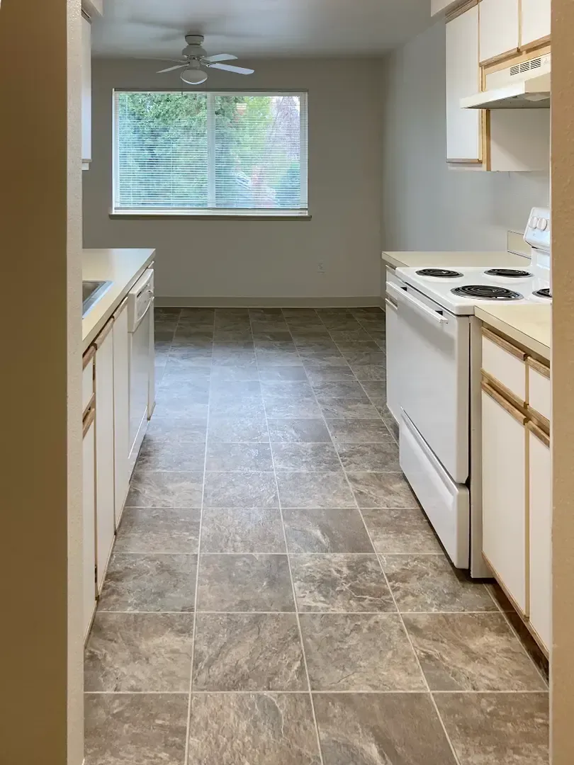 Premier Apartments - 1825 Clay Street SE, Albany, OR 97322 - SMI Property Management