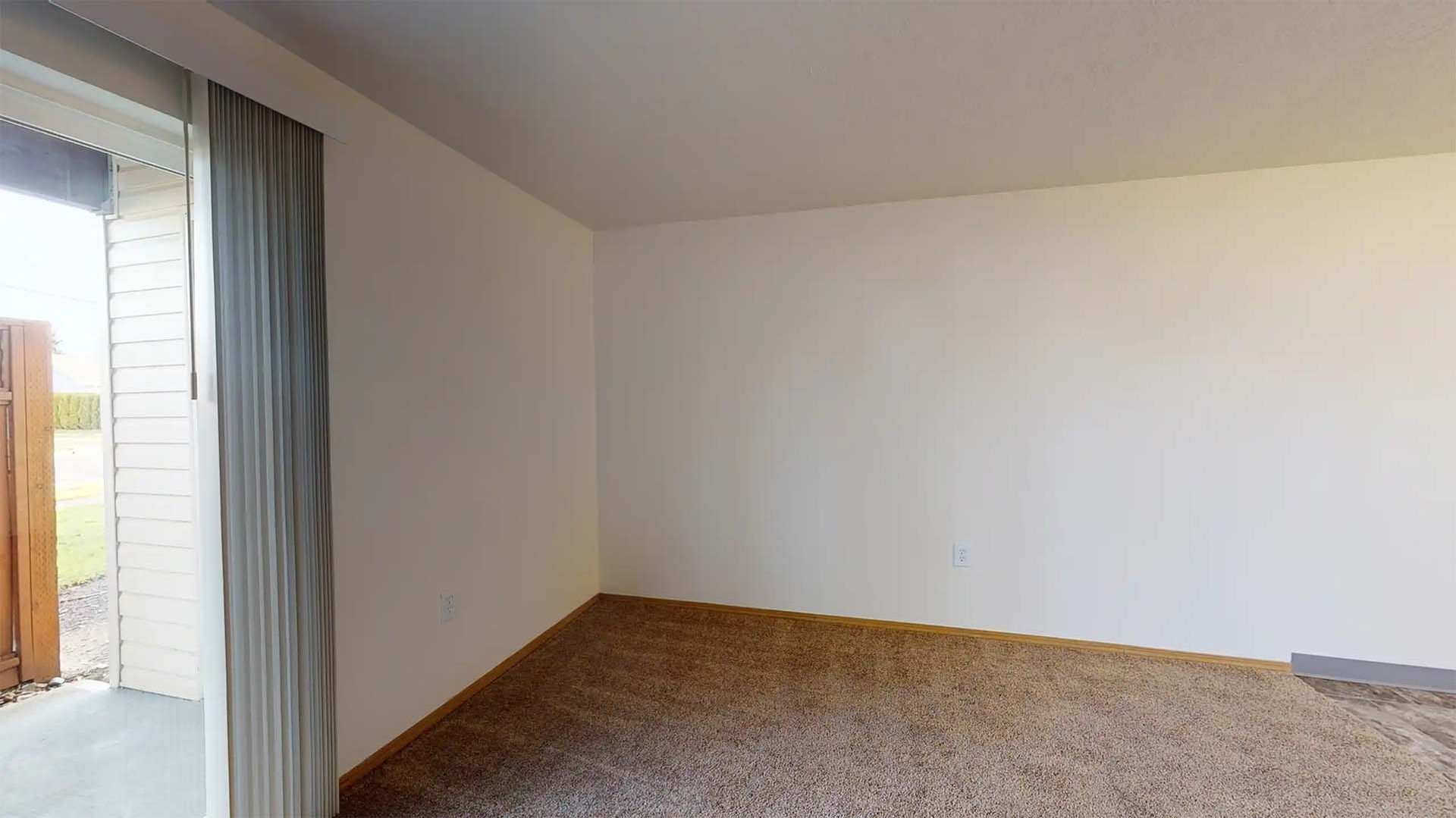 SMI Property Management - Redwood Square Apartments - 2221 SE Waverly Dr, Albany, OR 97322