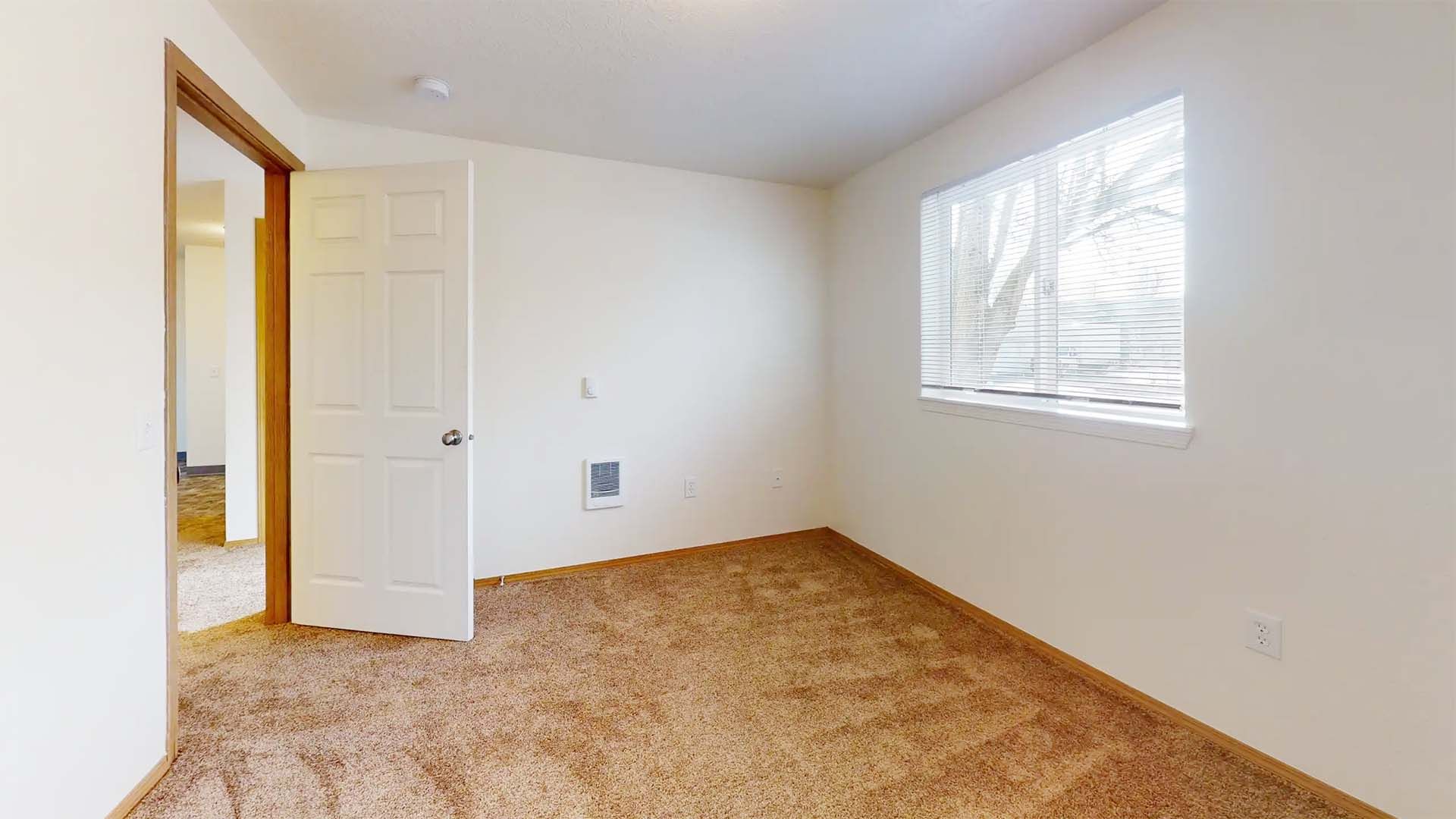 SMI Property Management - Redwood Square Apartments - 2221 SE Waverly Dr, Albany, OR 97322