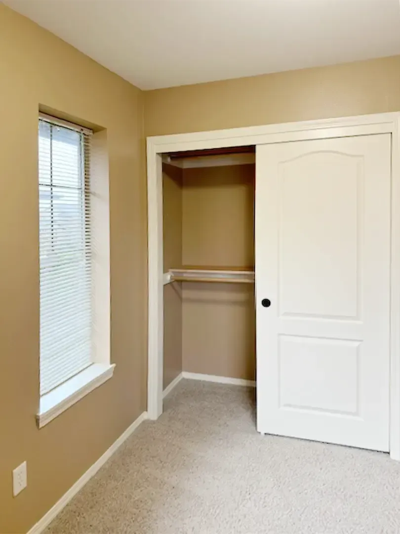 SMI Property Management - Santiam Village Apartments - 4976 Turquoise Ave SE, Salem, OR 97317