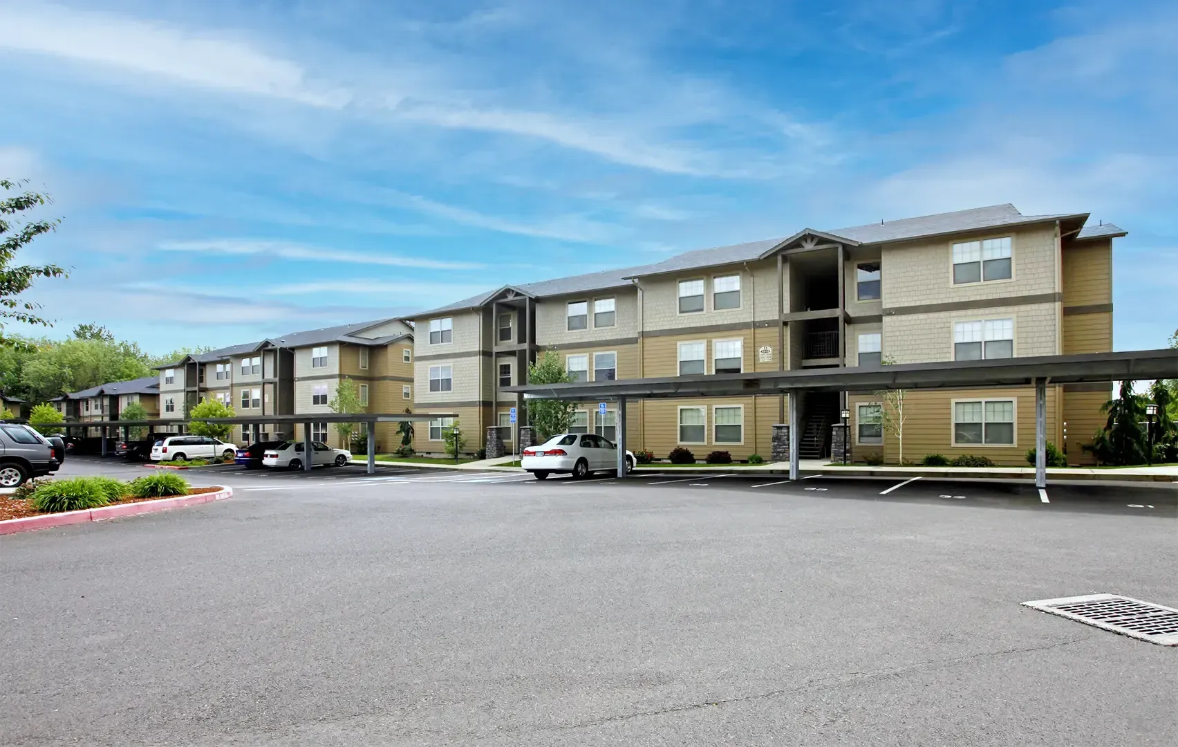 Santiam Village Apartments - Salem OR - SMI Property Management