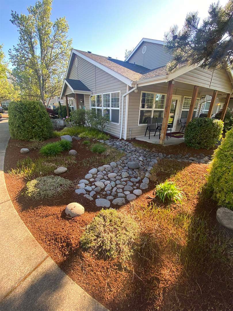 SMI Property Management - Sunrise Pointe - 3320 Jackson Street SE, Albany, OR 97322