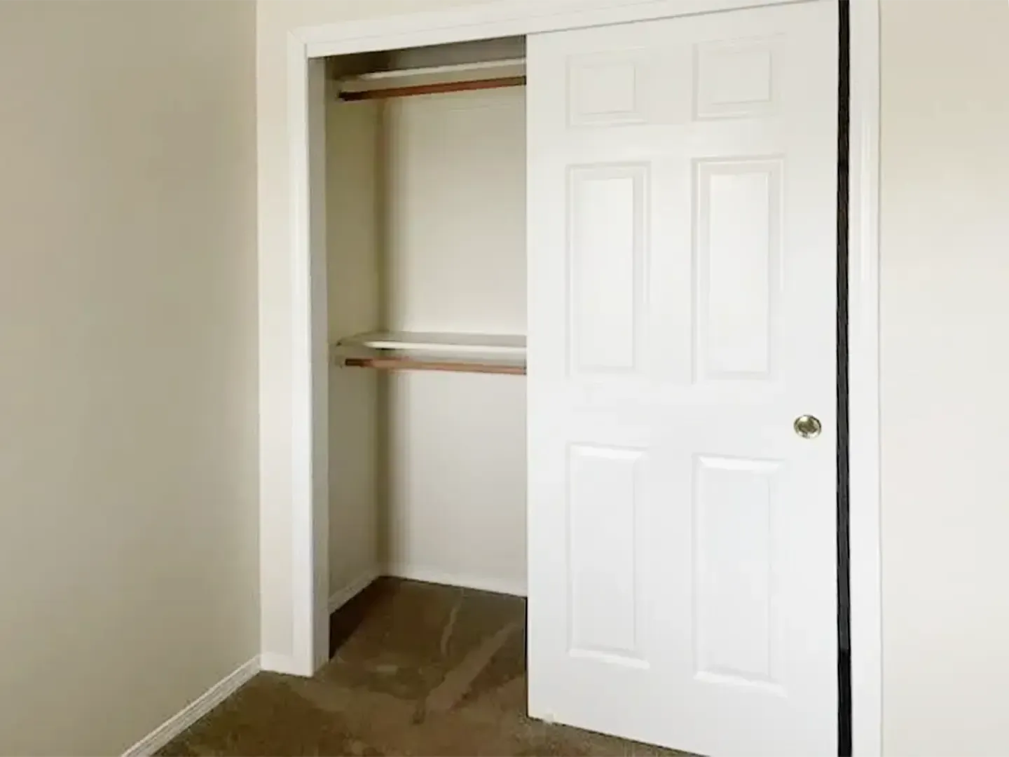 Triple Crown Apartments & Townhomes - Salem - SMI Property Management