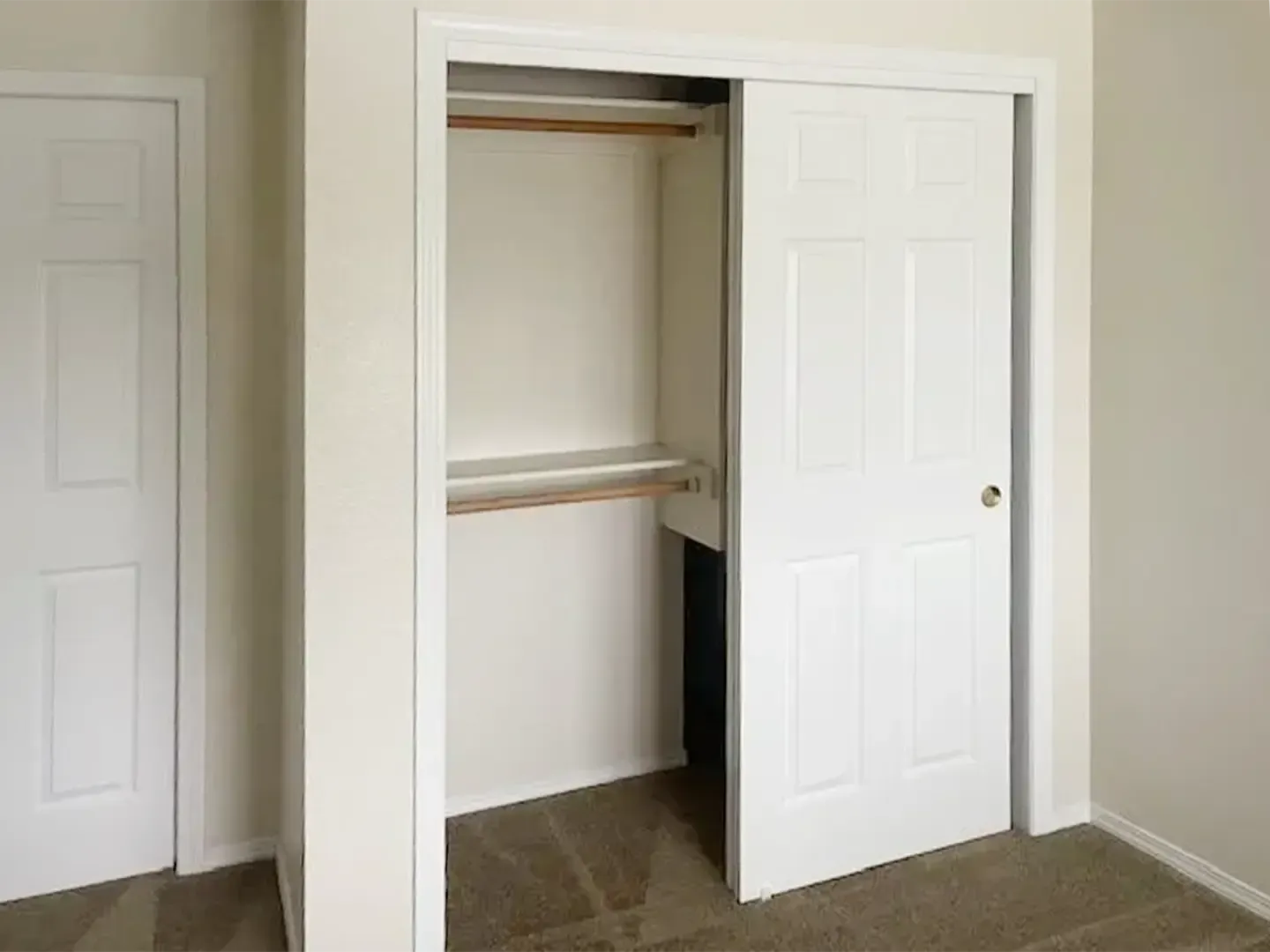 Triple Crown Apartments & Townhomes - Salem - SMI Property Management