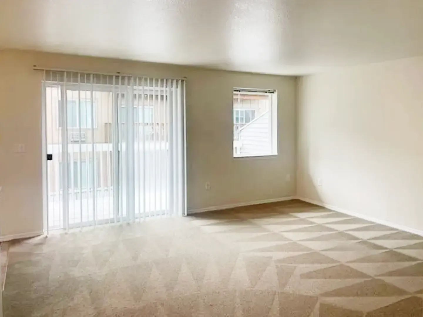 Triple Crown Apartments & Townhomes - Salem - SMI Property Management