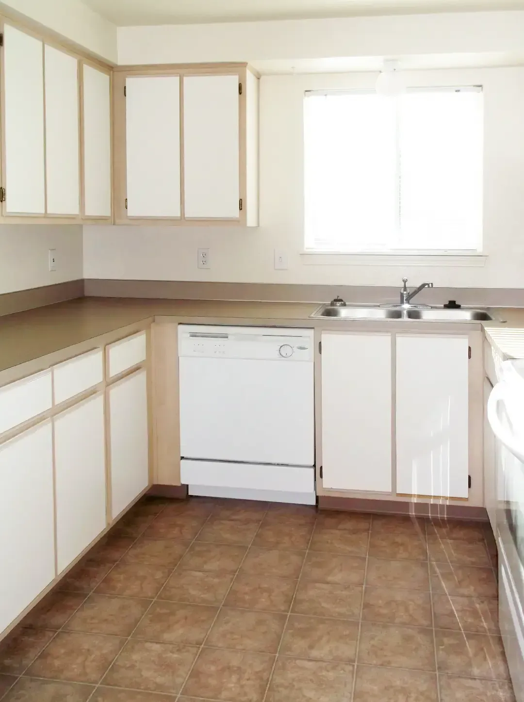 Triple Crown Apartments & Townhomes - Salem - SMI Property Management