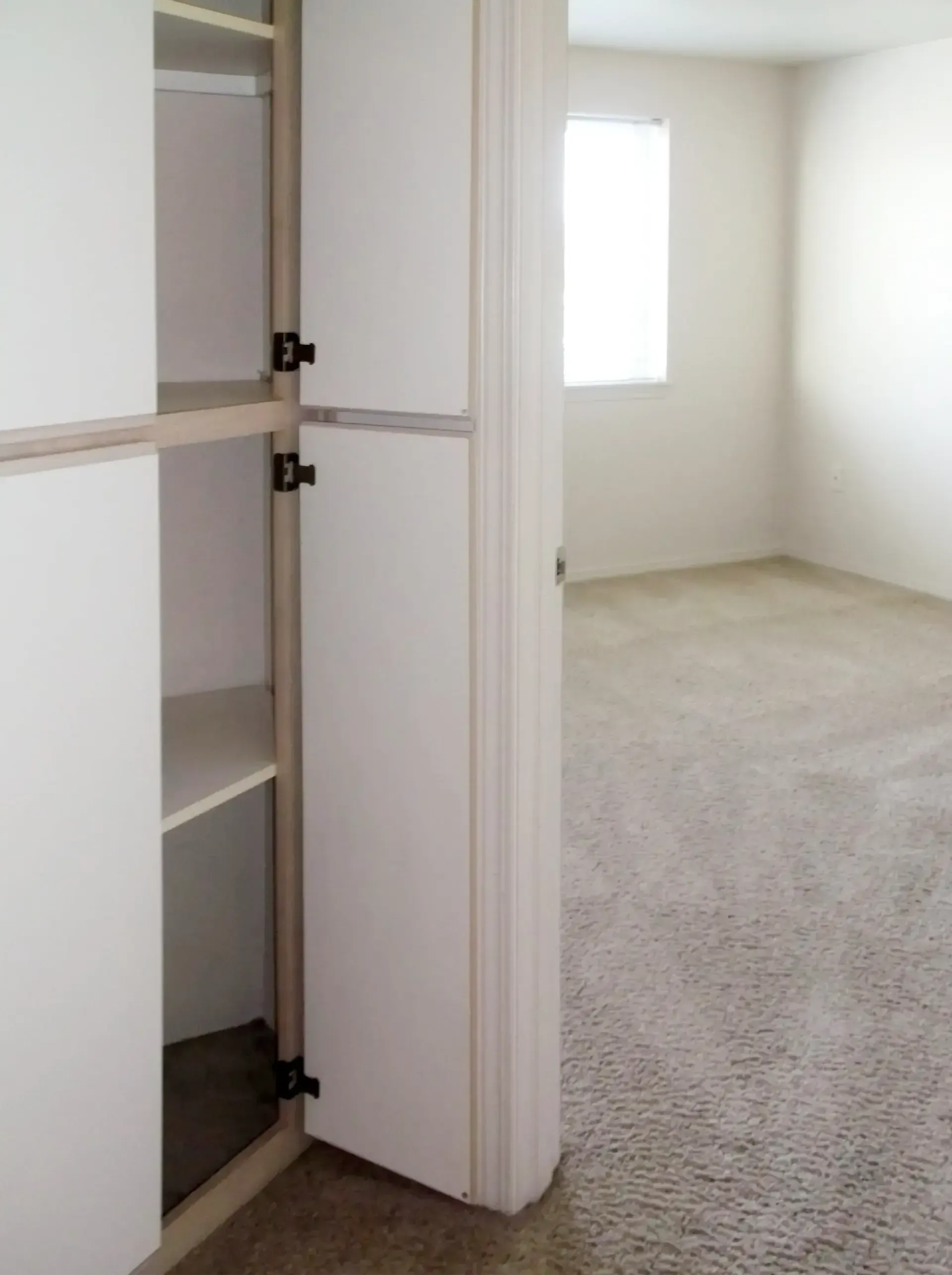 Triple Crown Apartments & Townhomes - Salem - SMI Property Management